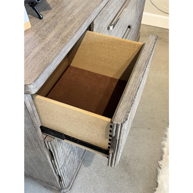 9-drawer Dresser - Image 12
